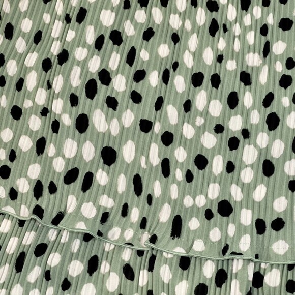 Ann Taylor | Green Dalmation Print Pleated Tank | Small - Picture 3 of 5